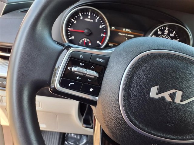 Used 2024 Kia Carnival LX image 16