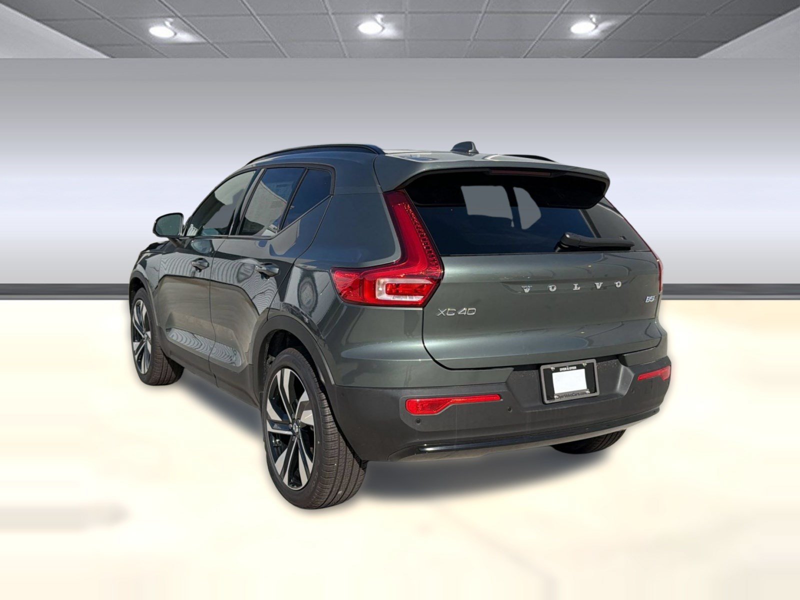 New 2026 Volvo XC40 B5 Plus w/ Climate Package AWD/4WD image 3