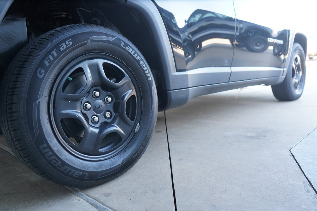 Used 2019 Jeep Compass Sport FWD image 9