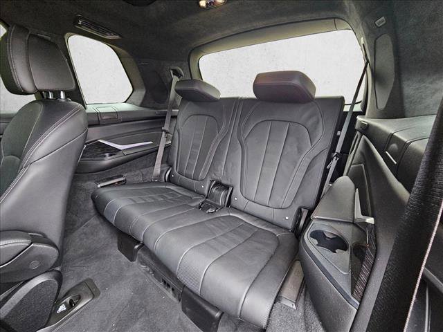 Used 2021 BMW X7 xDrive40i w/ M Sport Package image 11
