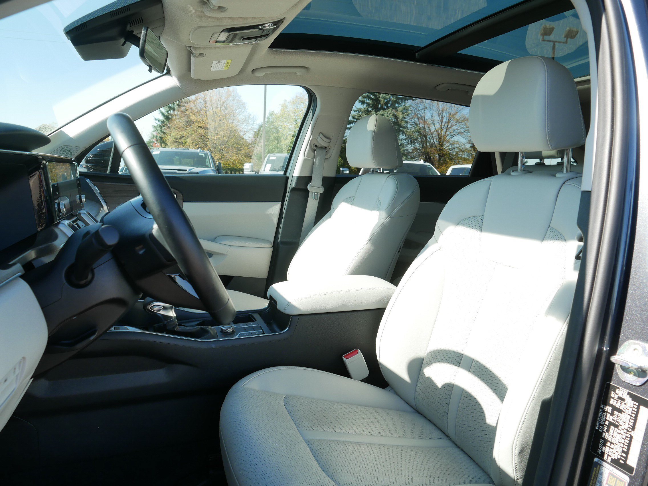 Used 2022 Kia Sorento S w/ Panoramic Sunroof Package AWD/4WD image 34