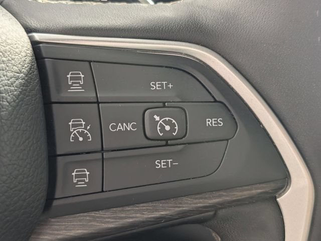 Certified 2024 Jeep Grand Cherokee L Limited w/ Luxury Tech Group II AWD/4WD image 18
