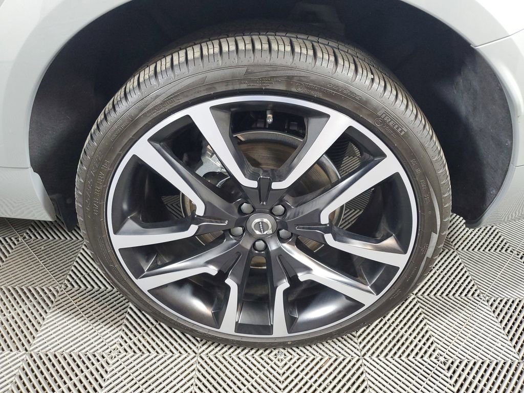 Used 2024 Volvo XC60 B5 Ultimate w/ Protection Package Premier image 13