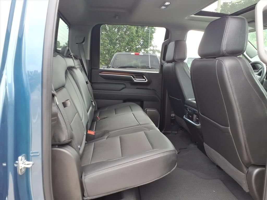 Used 2025 GMC Sierra 3500 Denali w/ Technology Package AWD/4WD image 15
