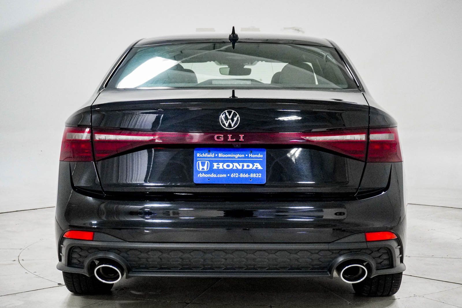 Used 2025 Volkswagen Jetta GLI Autobahn FWD image 6
