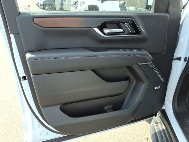 New 2026 GMC Yukon XL Denali w/ LPO, Floor Liner Package image 18