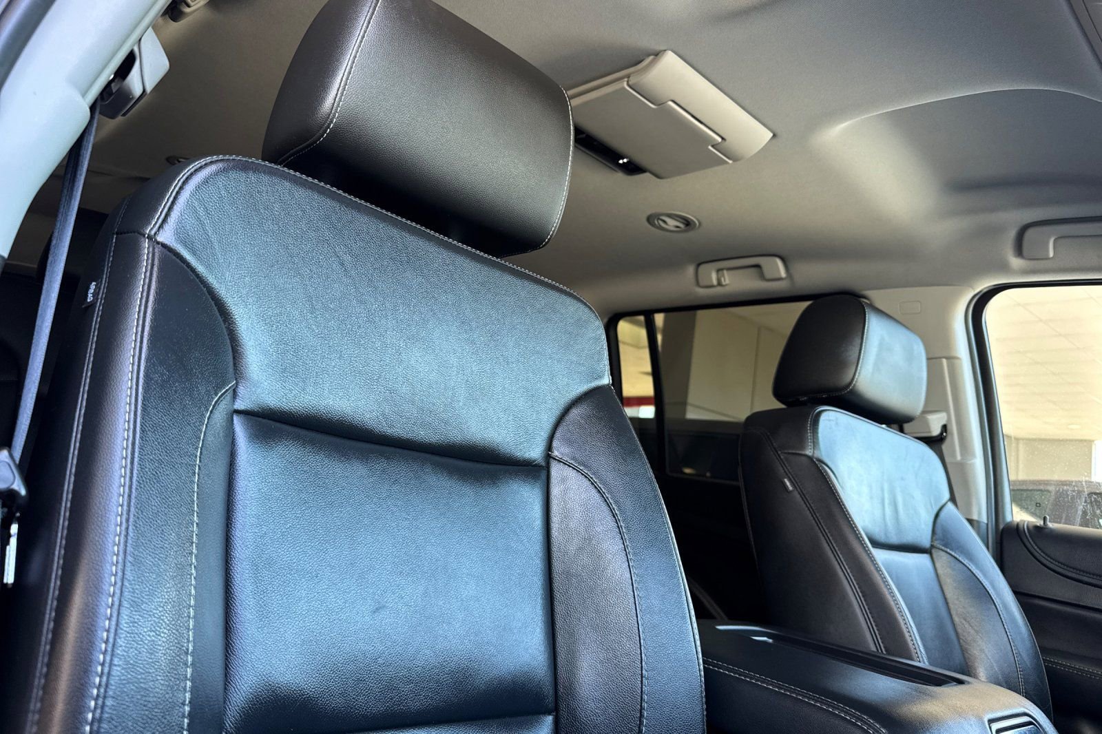 Used 2018 Chevrolet Suburban LT w/ Luxury Package RWD image 21