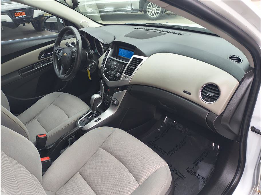 Used 2015 Chevrolet Cruze LT FWD image 12