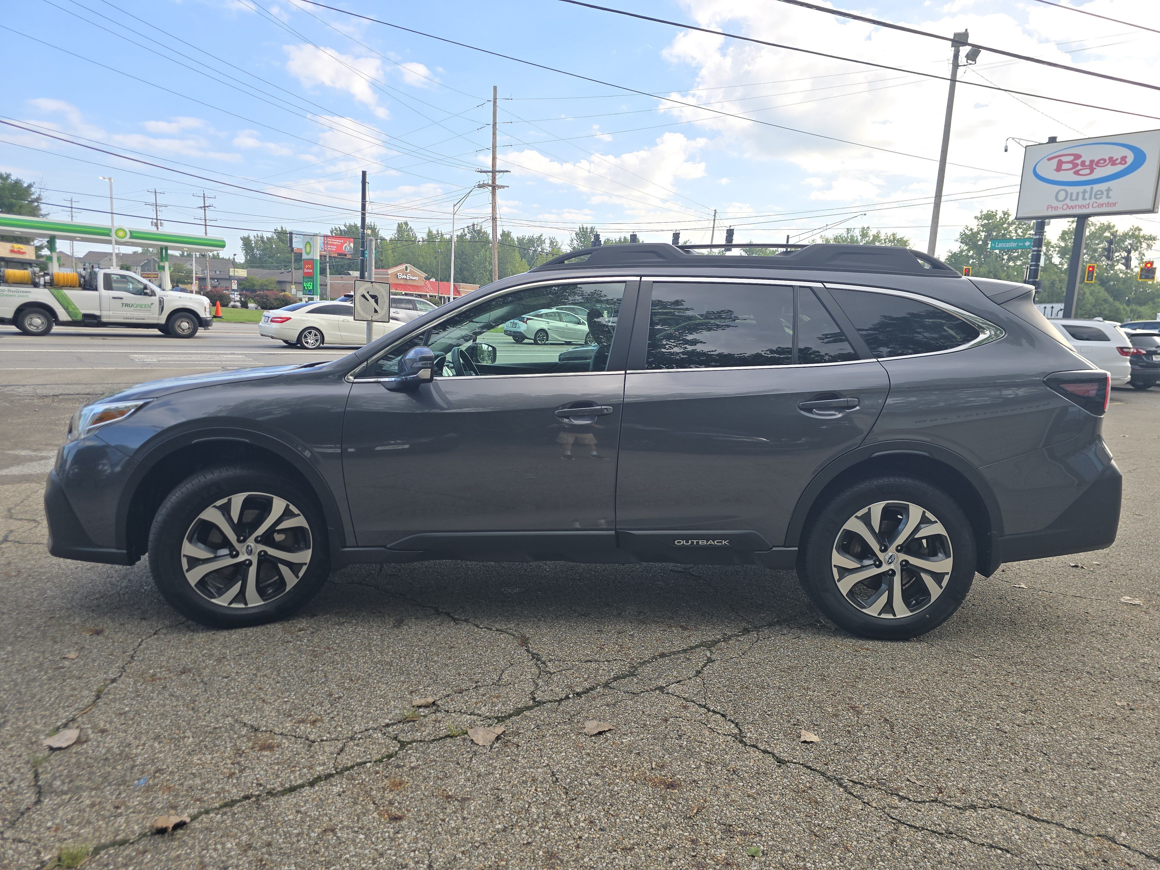 Used 2021 Subaru Outback Limited w/ Popular Package #2 AWD/4WD image 4