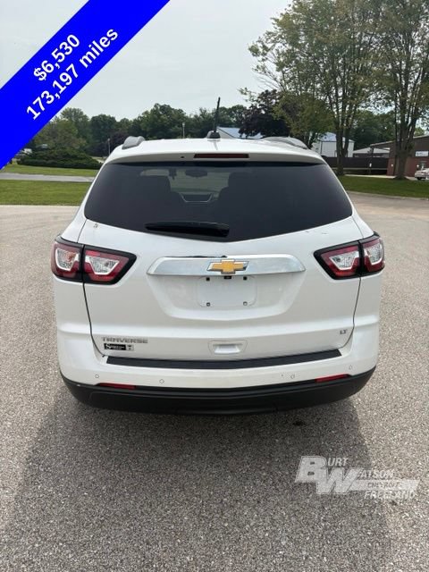 Used 2017 Chevrolet Traverse LT w/ Style and Technology Package FWD image 5