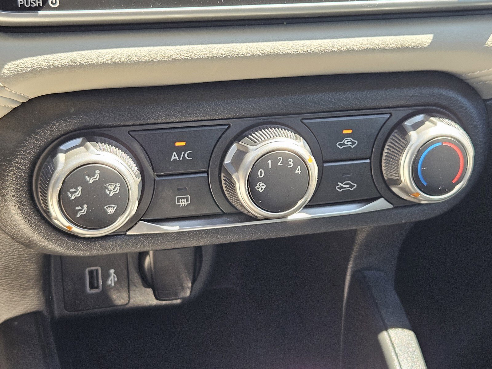 Used 2020 Nissan Versa SV image 13