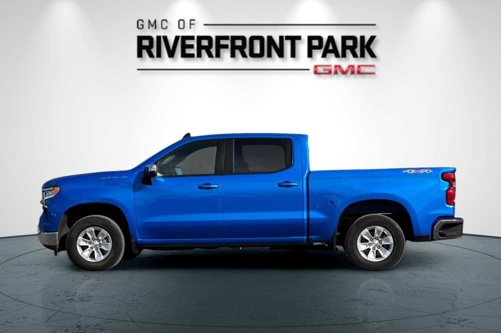 Used 2025 Chevrolet Silverado 1500 LT AWD/4WD image 6