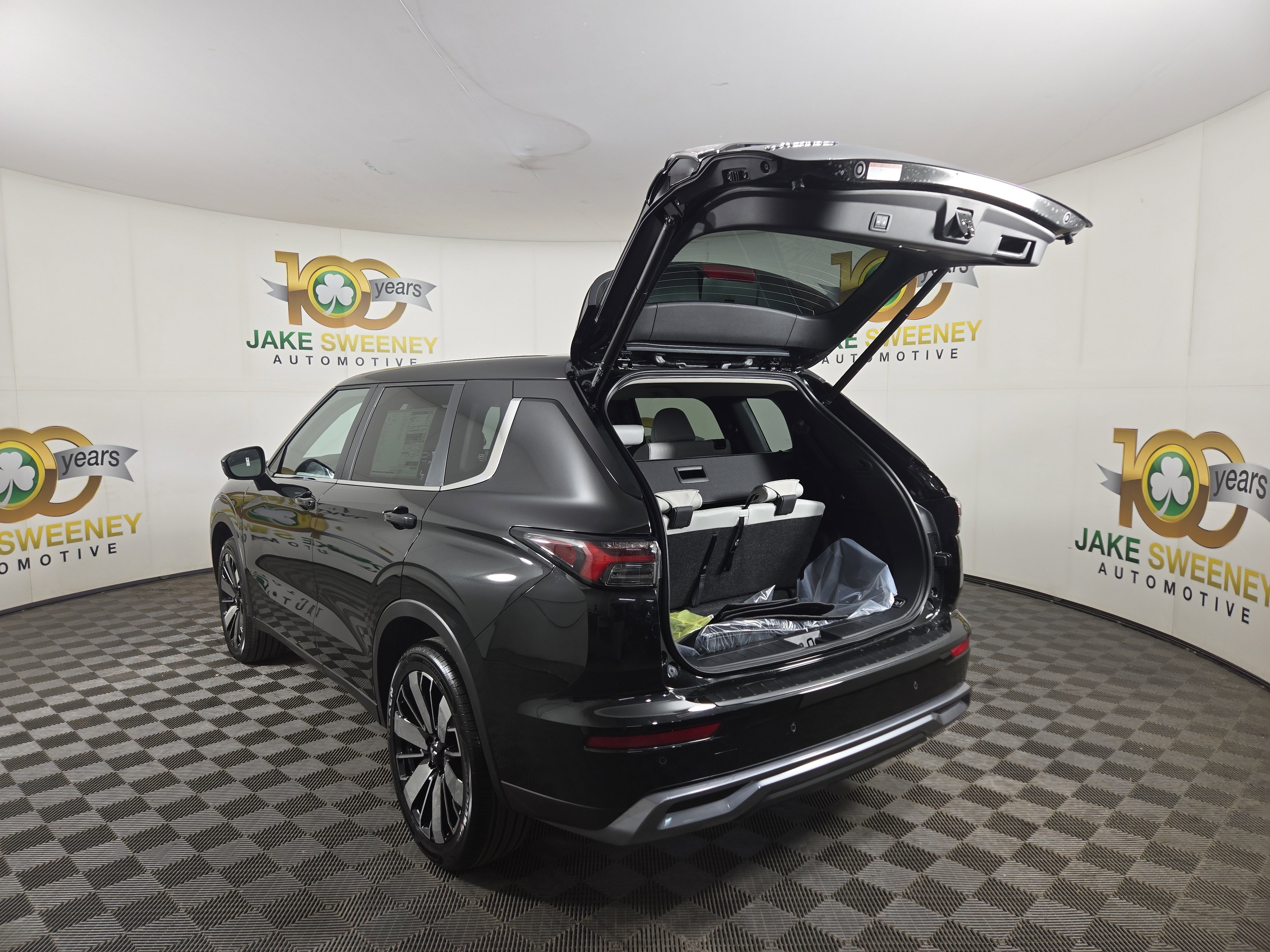 New 2026 Mitsubishi Outlander SE image 32