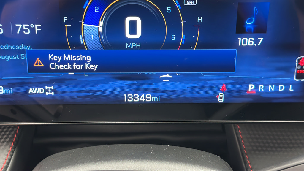 Used 2025 Chevrolet Equinox RS w/ Safety and Technology Package AWD/4WD image 16