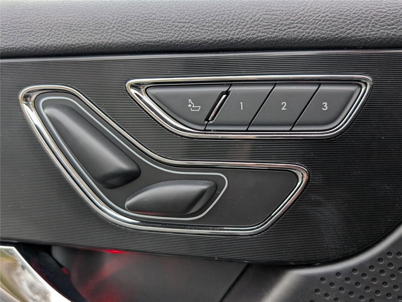 Used 2023 Lincoln Corsair AWD w/ Equipment Group 101A image 19