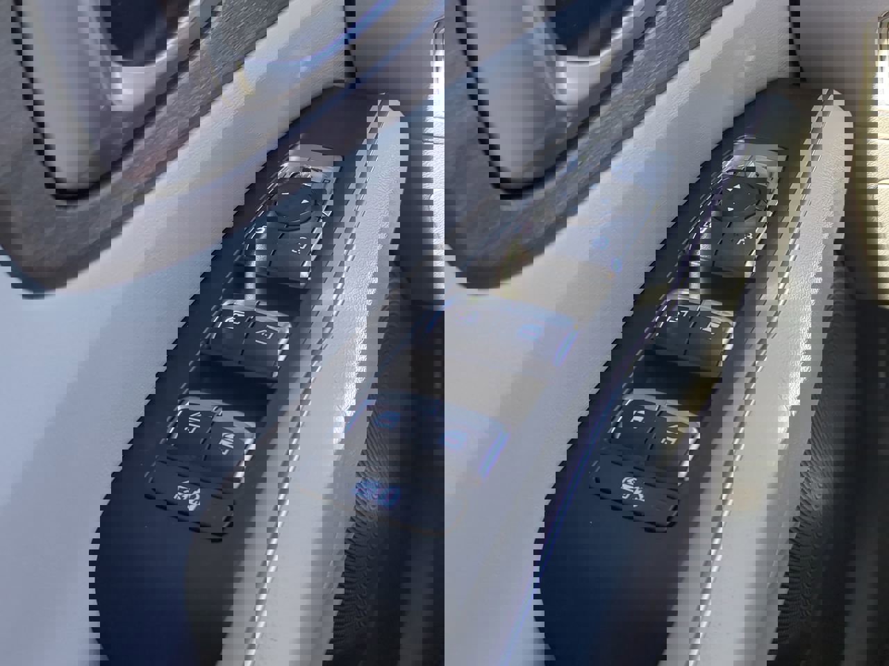 Used 2022 Kia Sorento EX w/ Panoramic Sunroof Package image 25