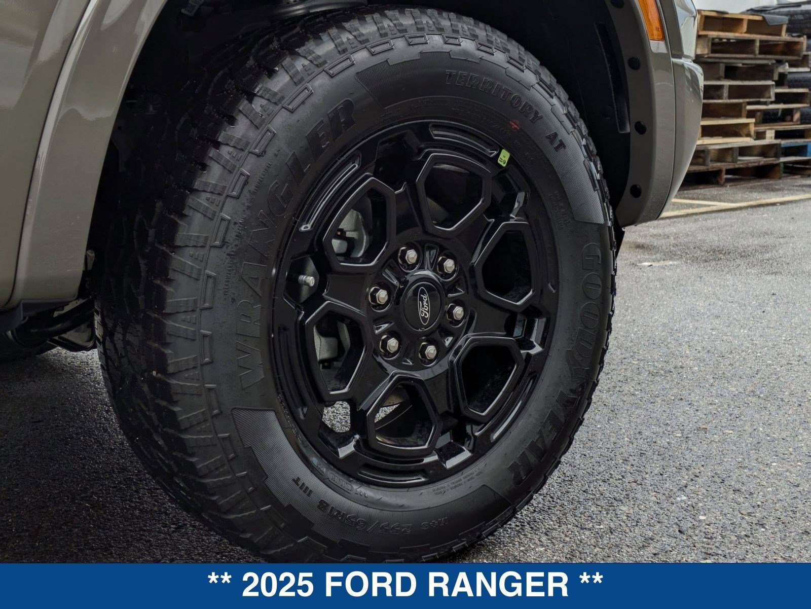 New 2025 Ford Ranger XLT w/ Black Appearance Package image 13