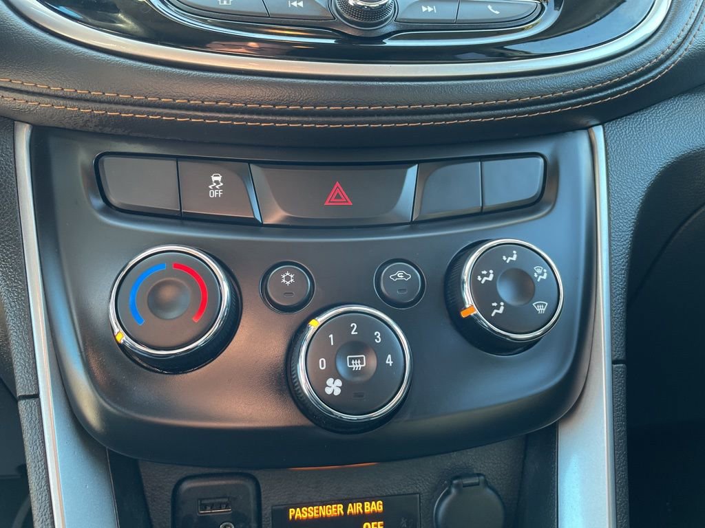 Used 2022 Chevrolet Trax LT AWD/4WD image 18