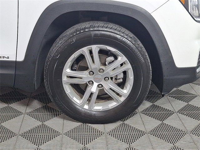 Used 2023 GMC Terrain SLE w/ Driver Convenience Package image 12