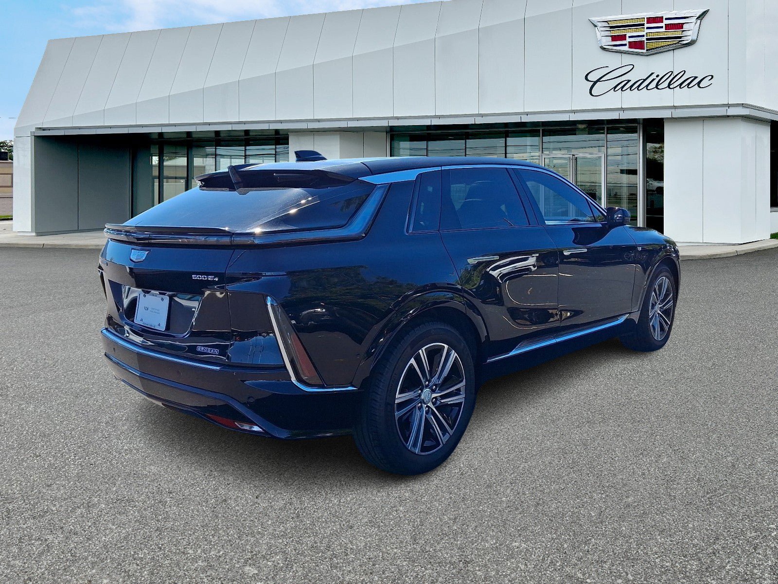 Certified 2024 Cadillac Lyriq Luxury AWD/4WD image 5