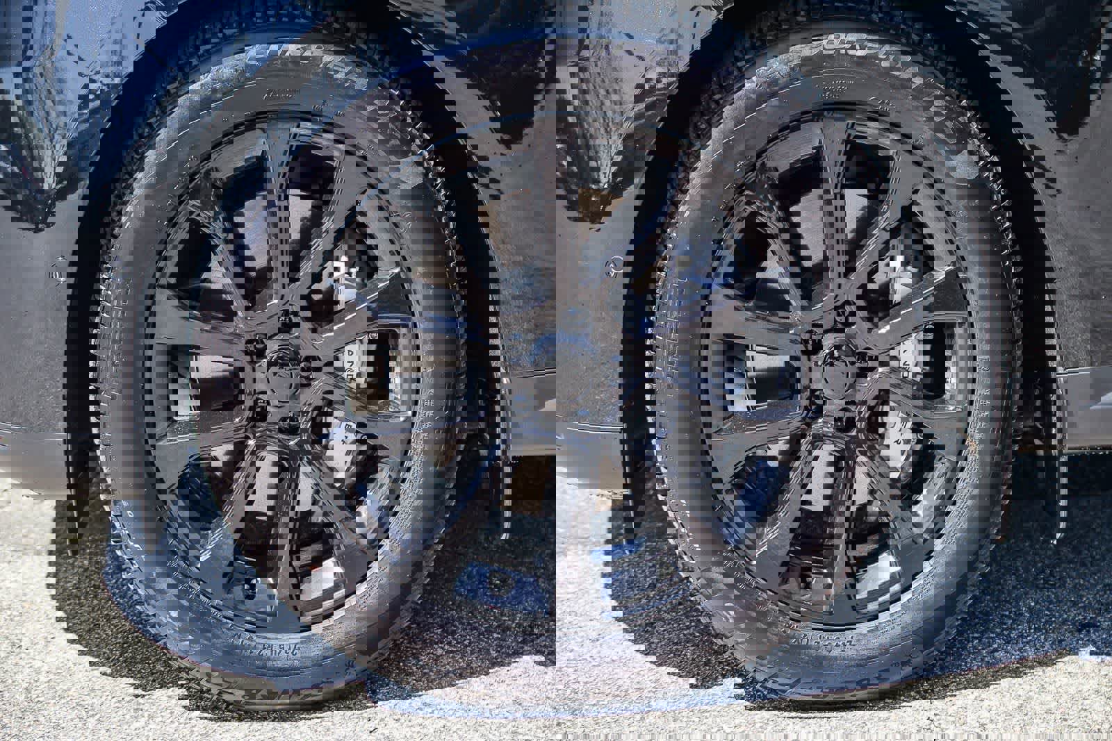 Used 2025 Land Rover Range Rover Sport image 9