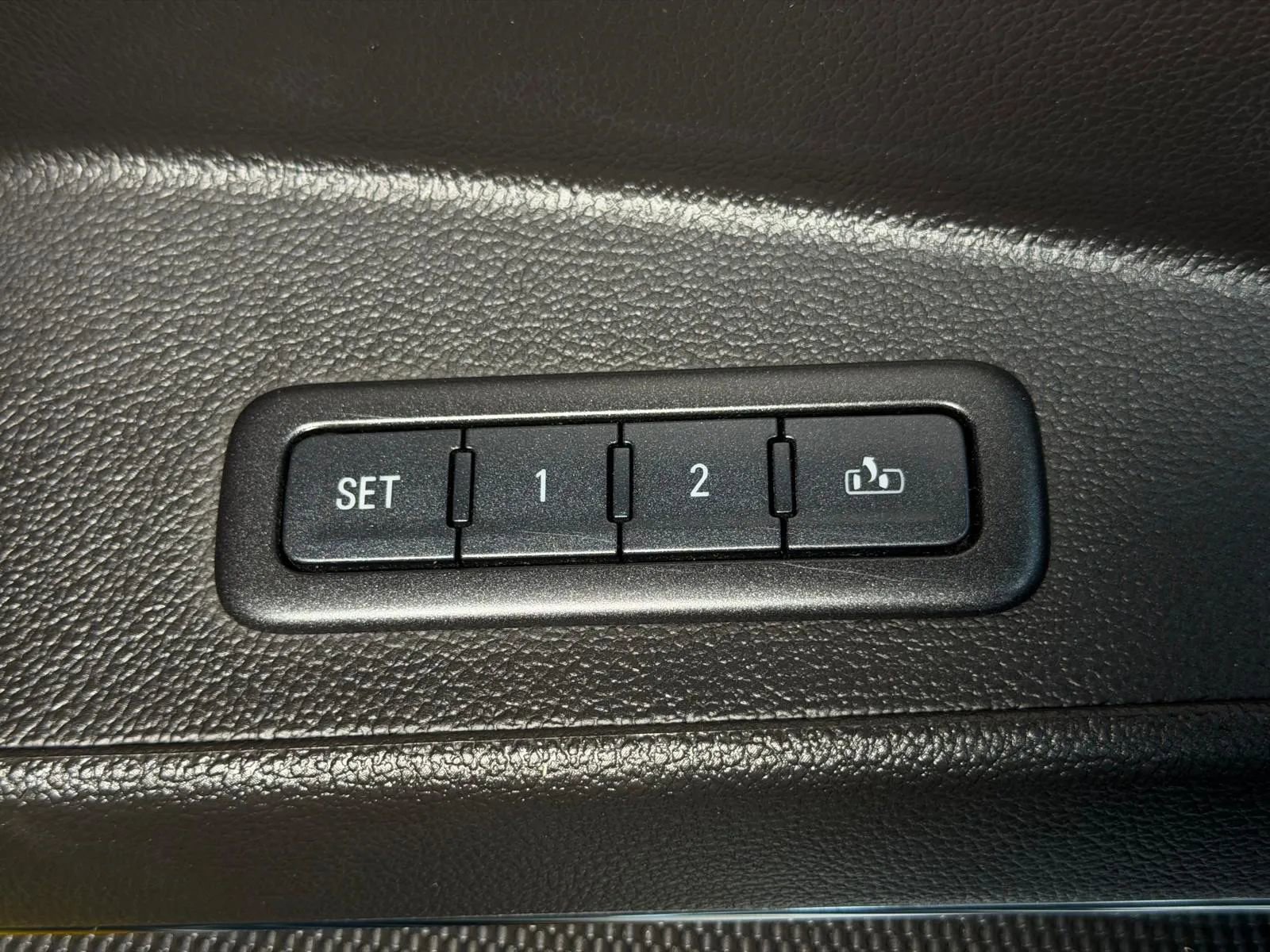 Used 2016 Chevrolet Suburban LTZ AWD/4WD image 30