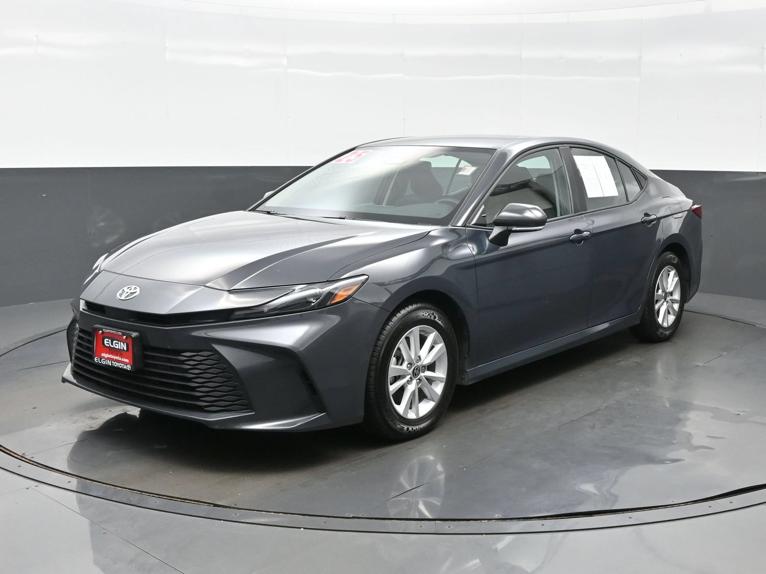 Used 2025 Toyota Camry LE FWD image 2