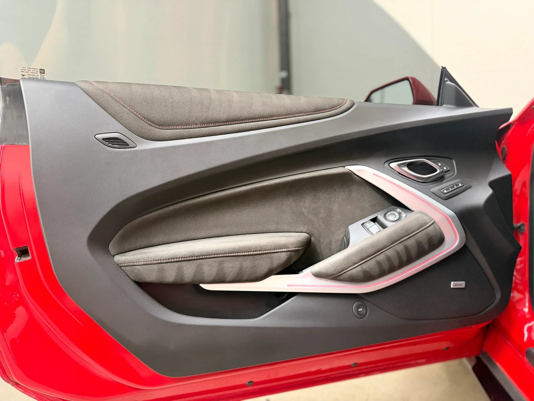 Used 2018 Chevrolet Camaro ZL1 RWD image 12