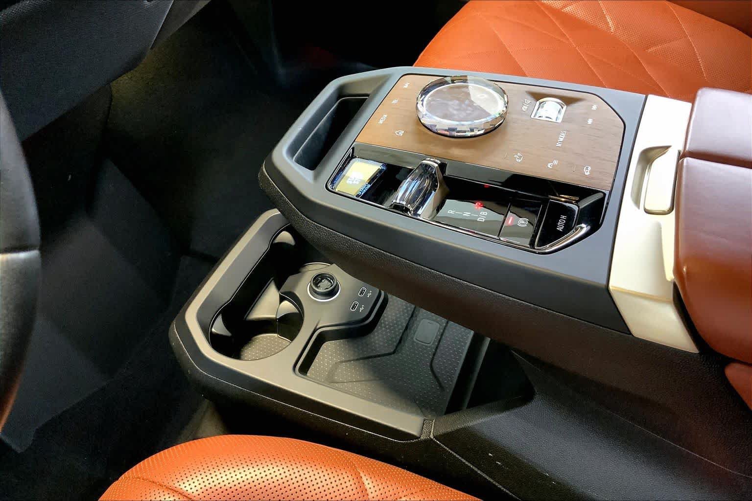 Used 2024 BMW iX M60 AWD/4WD image 16