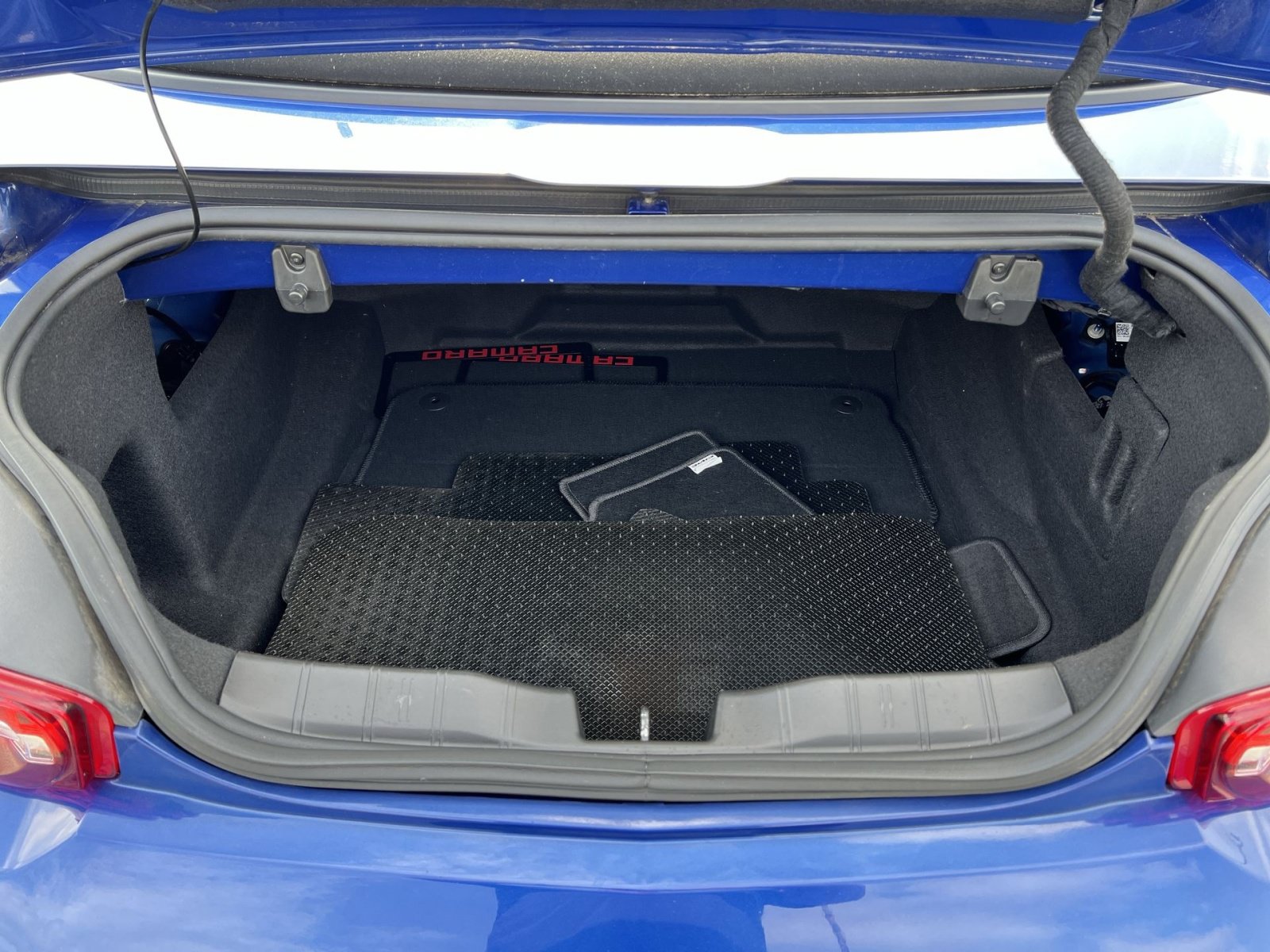 Used 2023 Chevrolet Camaro LT RWD image 23
