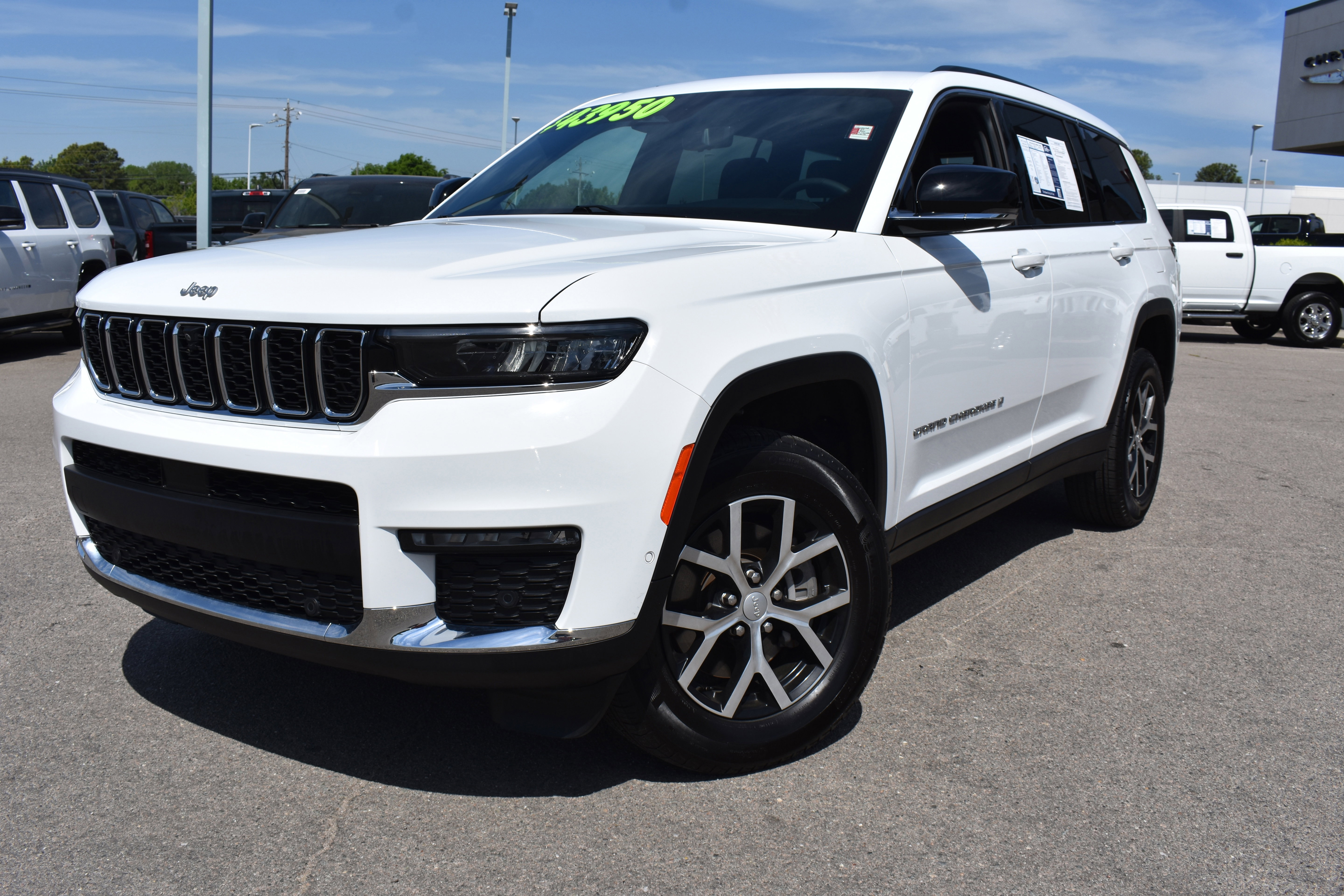 Used 2025 Jeep Grand Cherokee L Limited w/ Luxury Tech Group II AWD/4WD image 5