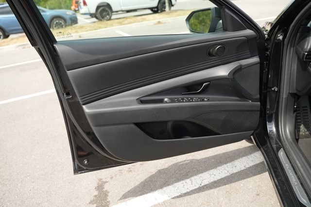 Used 2025 Hyundai Elantra Sport FWD image 14
