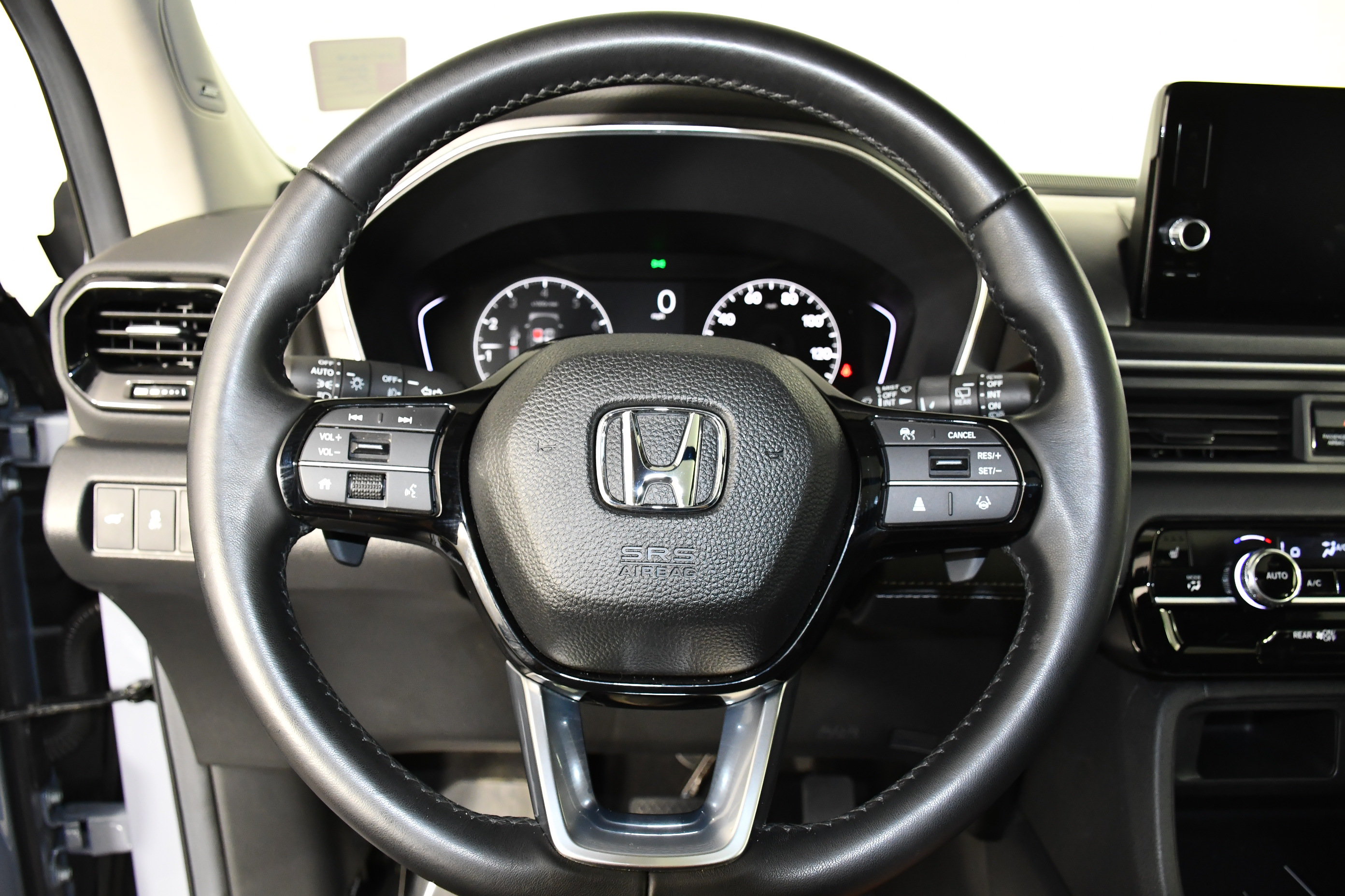Certified 2025 Honda Pilot Touring image 19