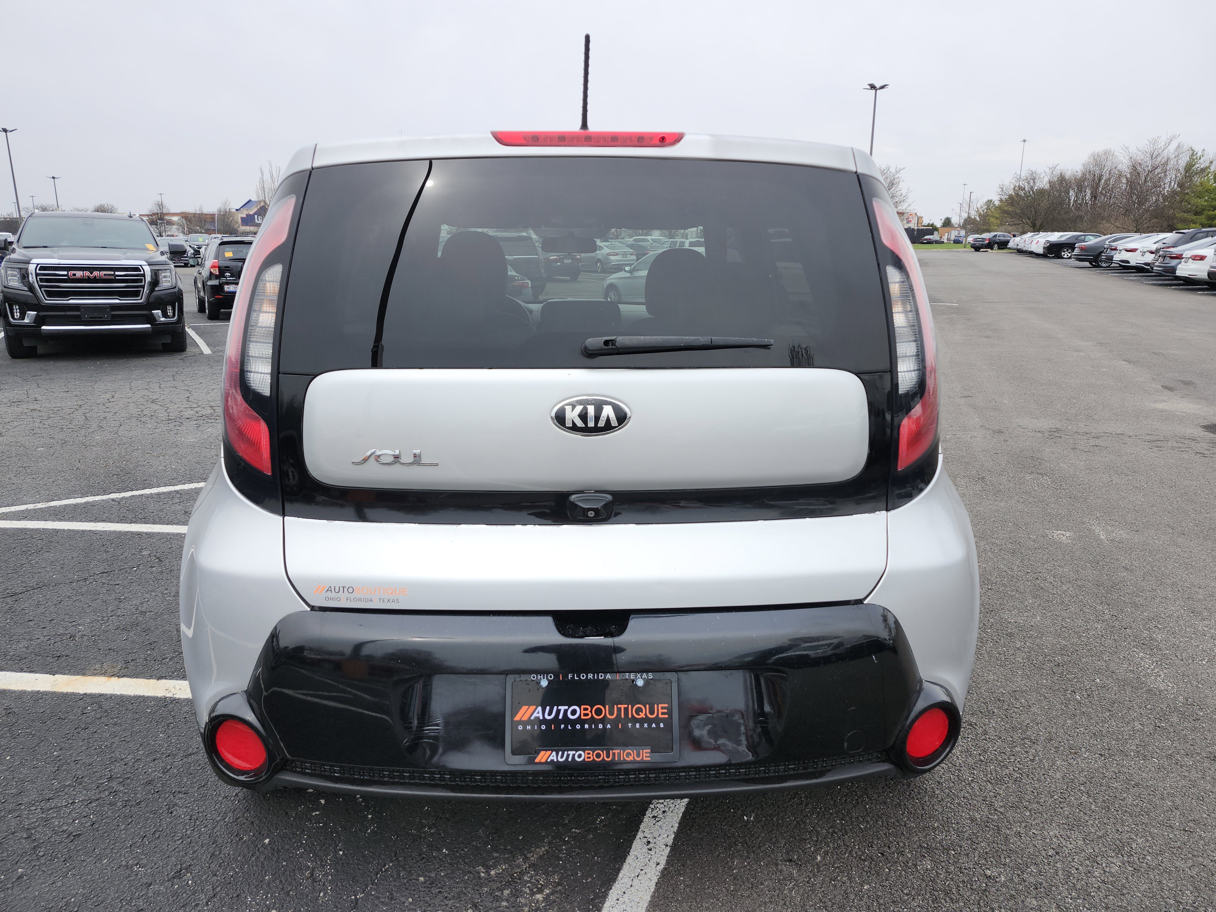 Used 2016 Kia Soul + image 13