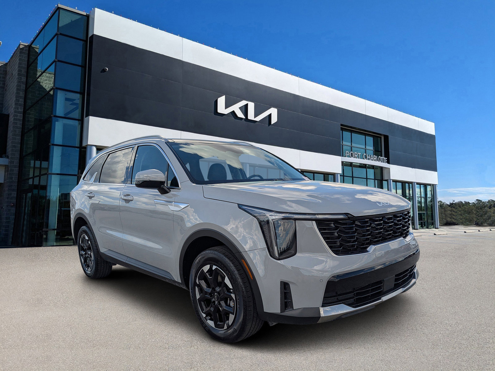 Used 2025 Kia Sorento S w/ Panoramic Sunroof Package