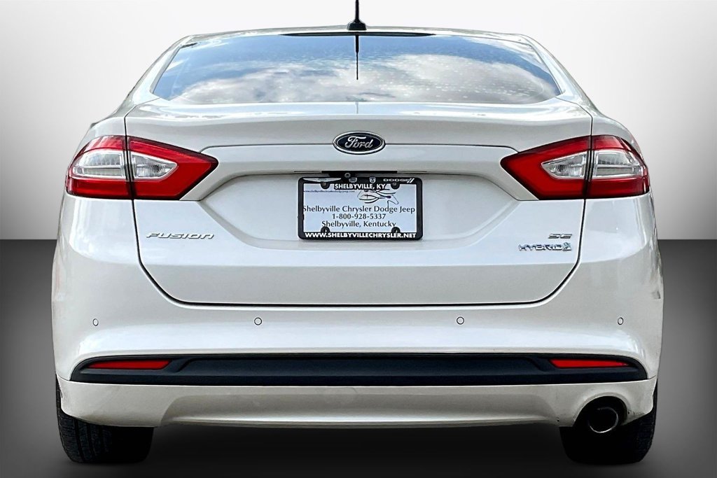 Used 2015 Ford Fusion SE FWD image 5