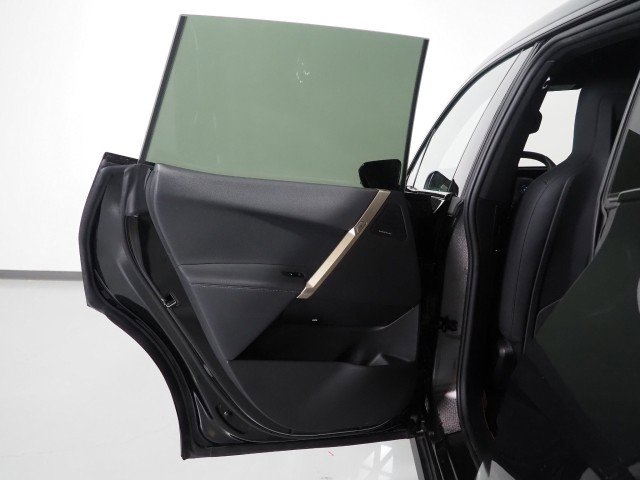 Used 2024 BMW iX xDrive50 w/ Premium Package image 79