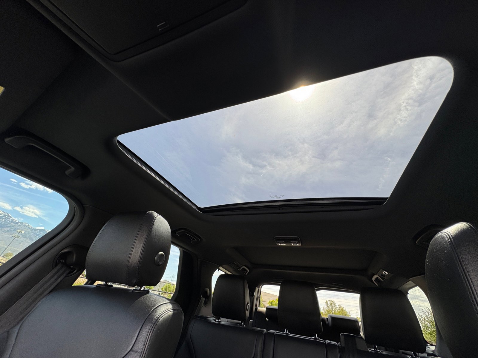 Used 2020 Land Rover Discovery HSE image 33