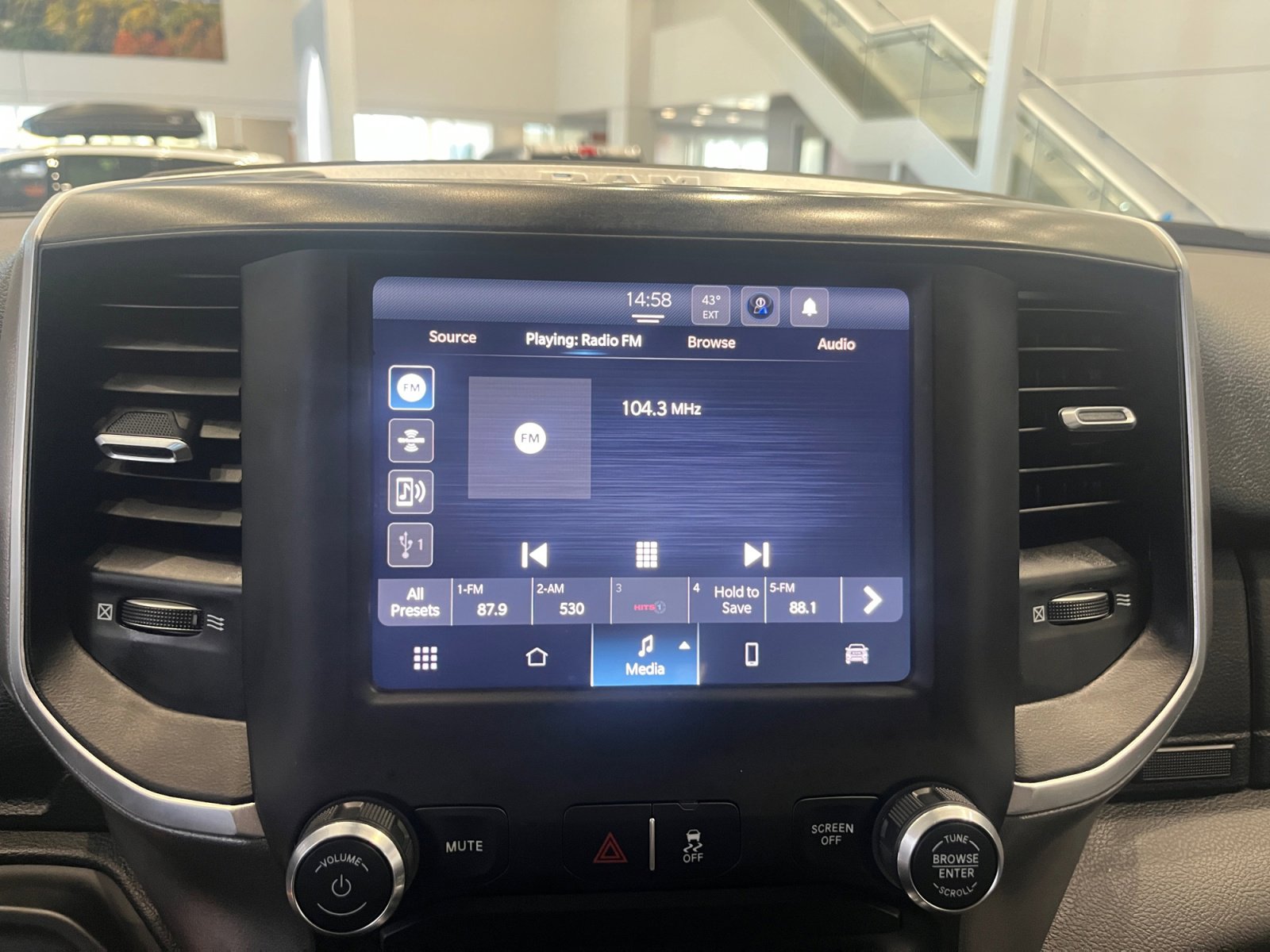 Used 2024 RAM 2500 Big Horn image 17