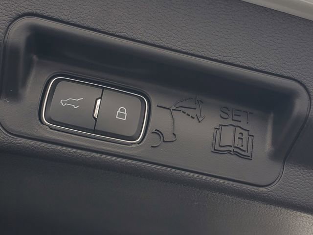 Used 2025 Ford Explorer ST image 35