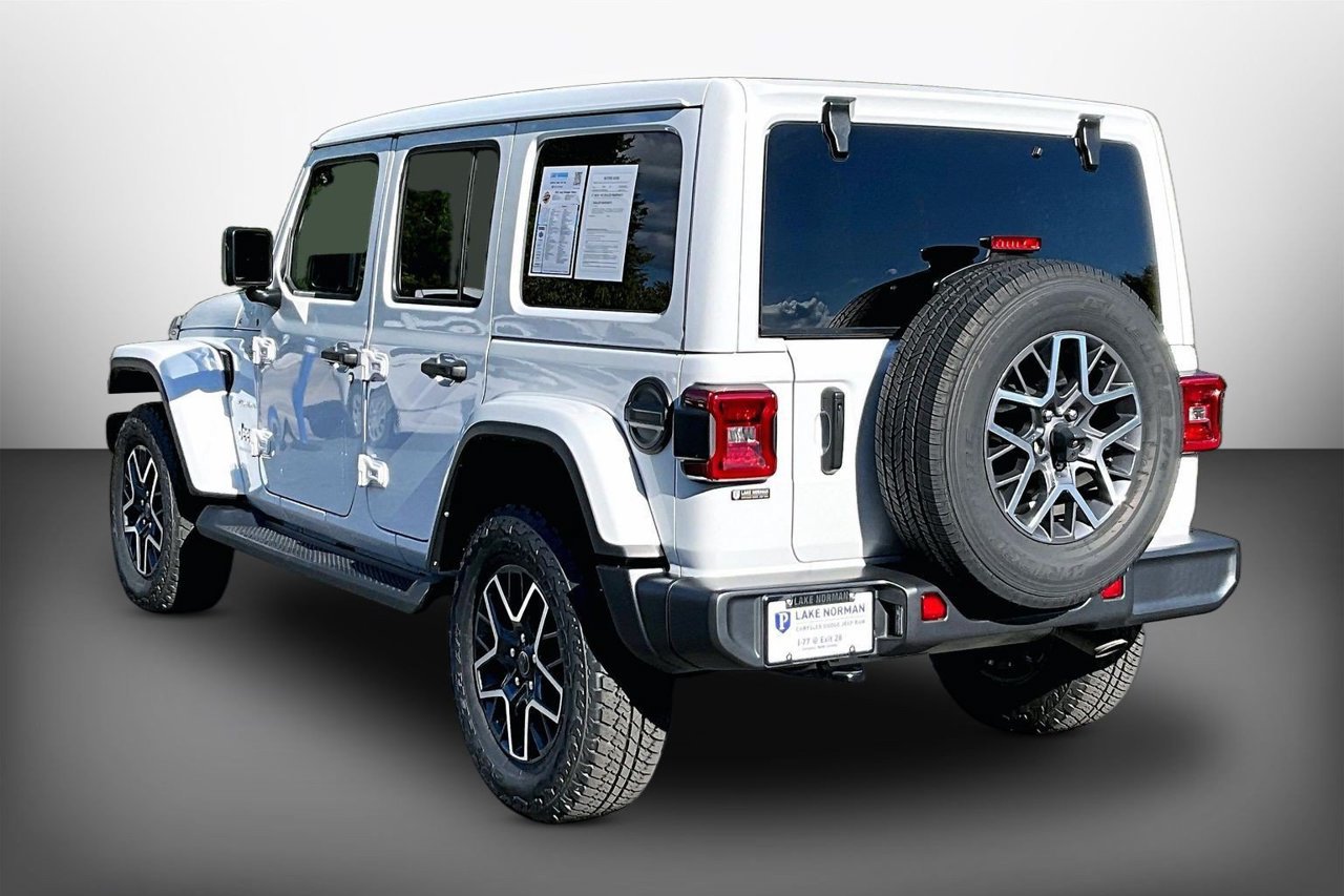 Used 2024 Jeep Wrangler Unlimited Sahara w/ Technology Group AWD/4WD image 6