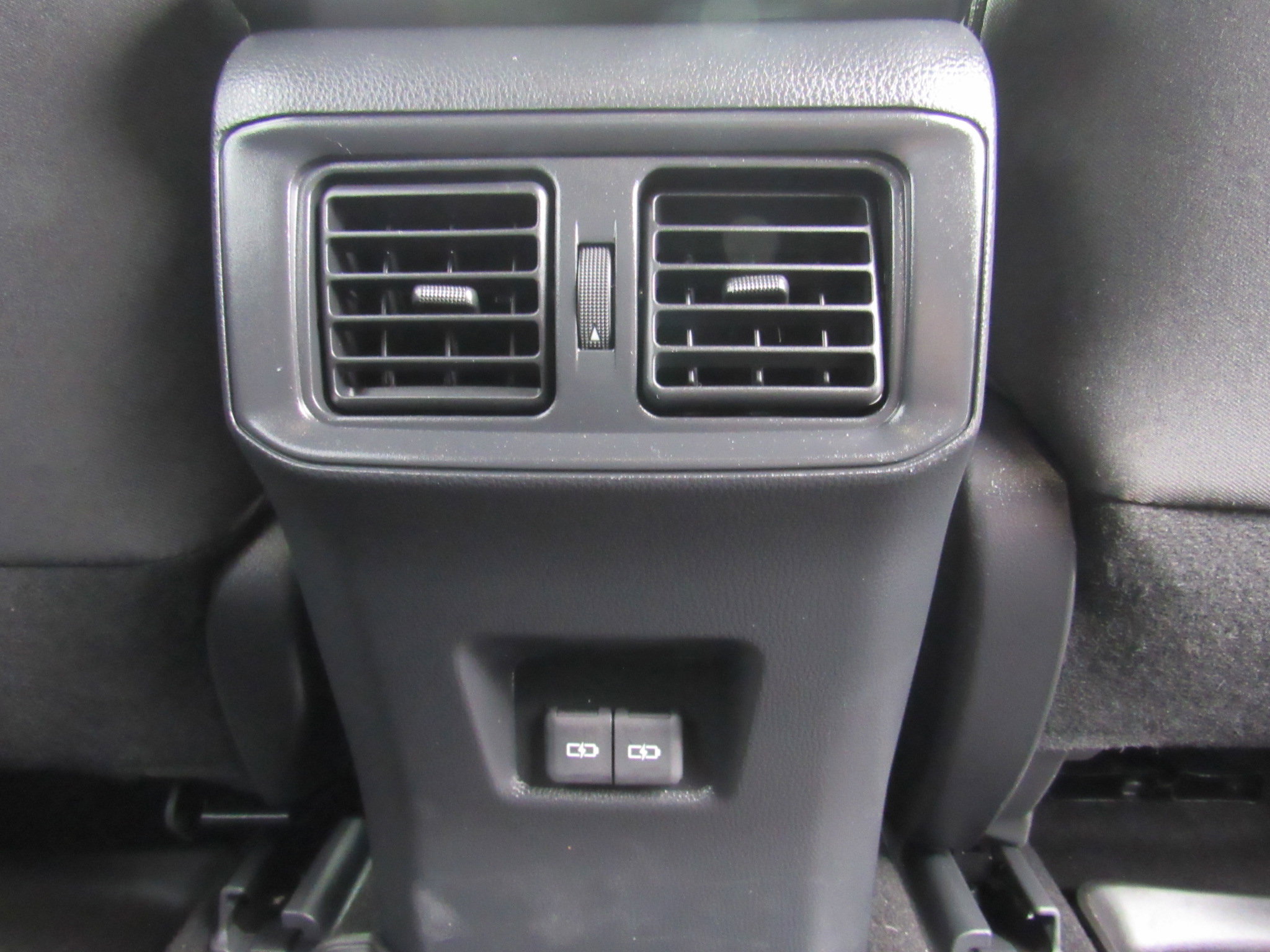 Used 2024 Toyota RAV4 SE image 34