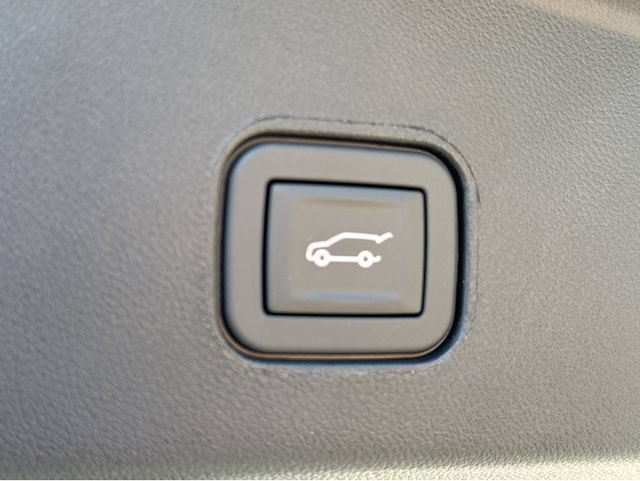 New 2026 Cadillac Lyriq Luxury w/ LPO, Floor Liner Package AWD/4WD image 32