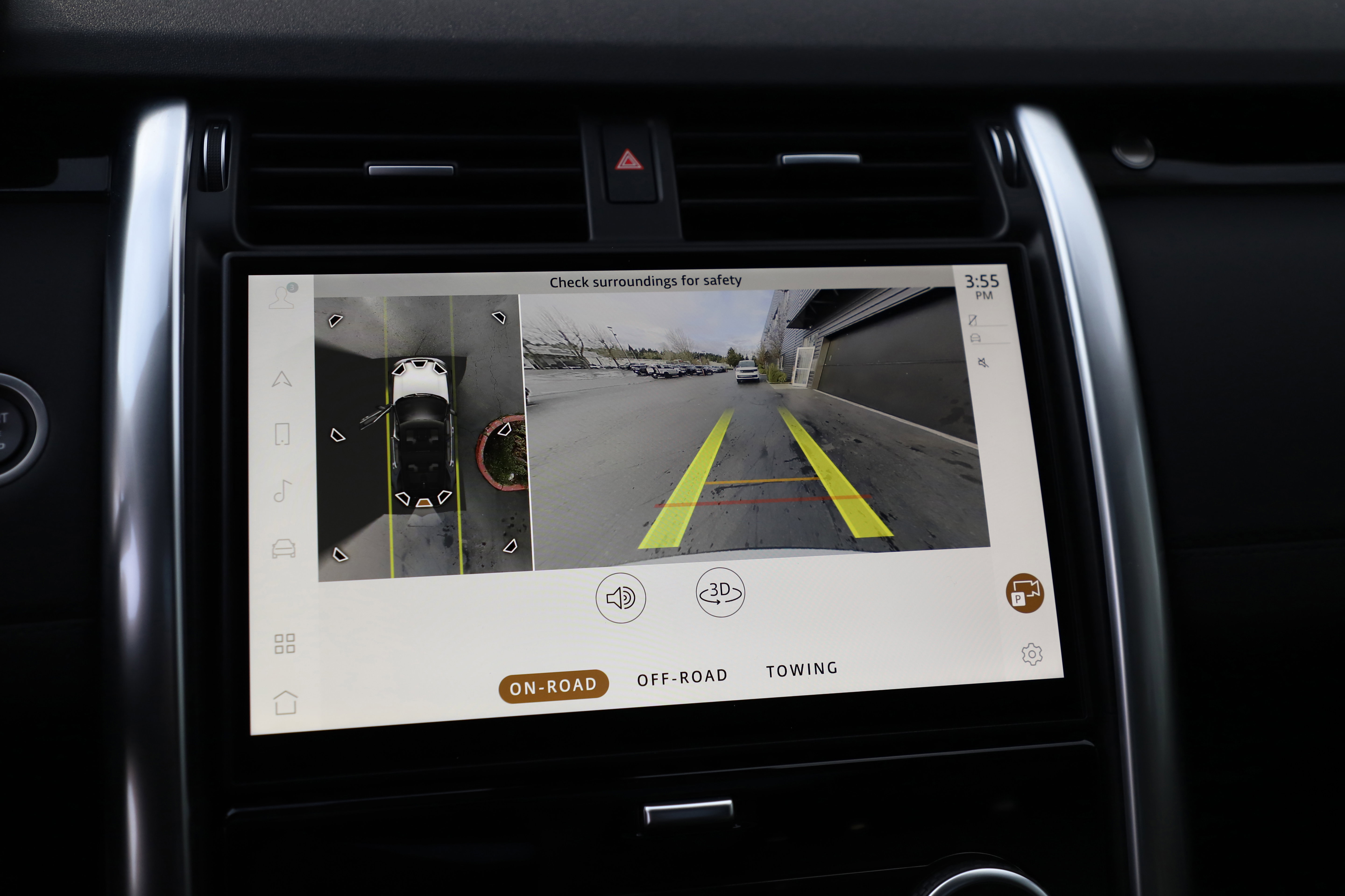 Certified 2025 Land Rover Discovery S image 25