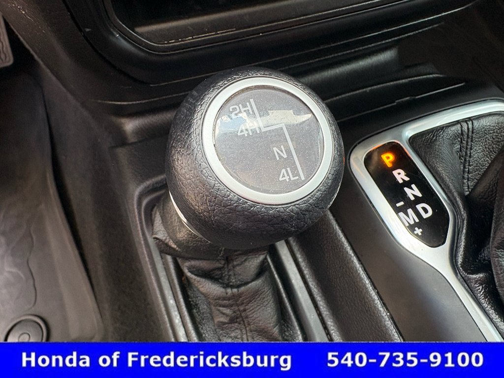 Used 2023 Jeep Gladiator Sport AWD/4WD image 22