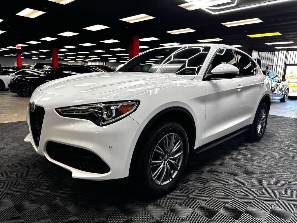 Used 2023 Alfa Romeo Stelvio Sprint image 7