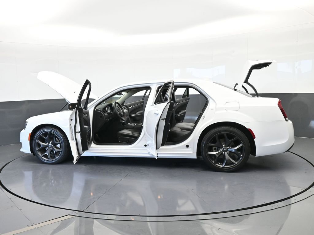 Used 2023 Chrysler 300 Touring L image 65