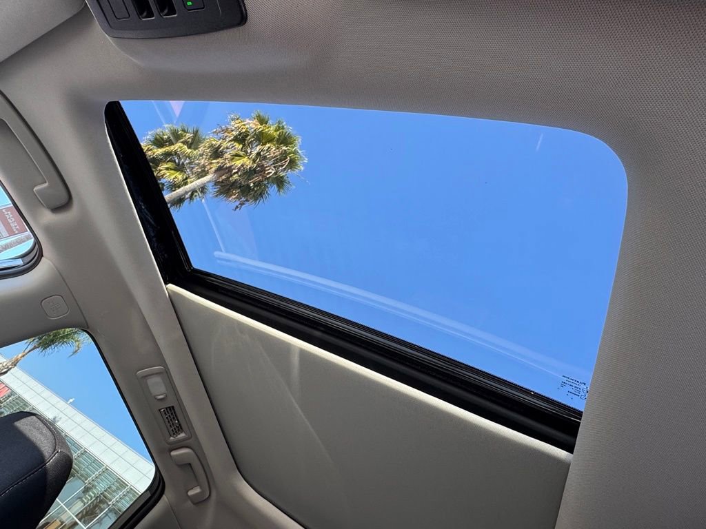 New 2025 Nissan Pathfinder SV image 11