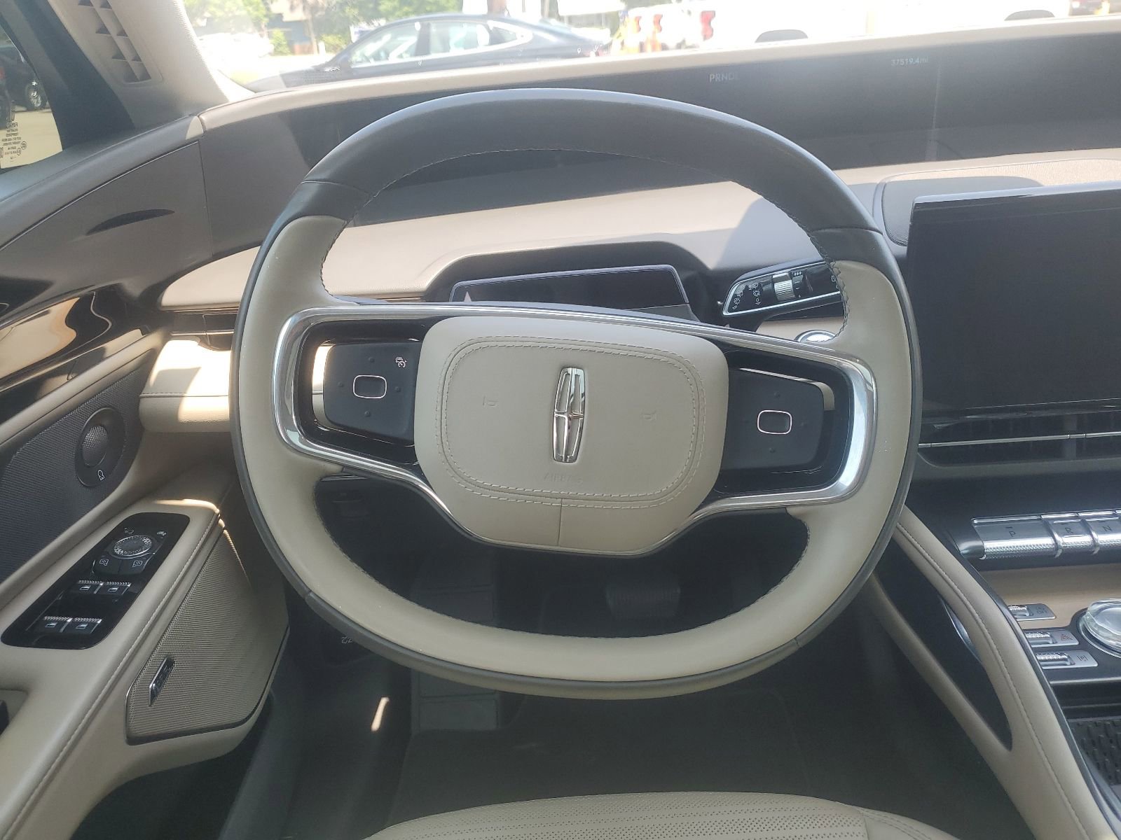 Used 2024 Lincoln Nautilus Reserve w/ Equipment Group 202A AWD/4WD image 13
