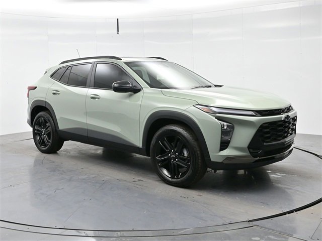 Used 2025 Chevrolet Trax ACTIV w/ Sunroof Package image 1